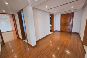 compound-Spacious 5bed family duplex apartment