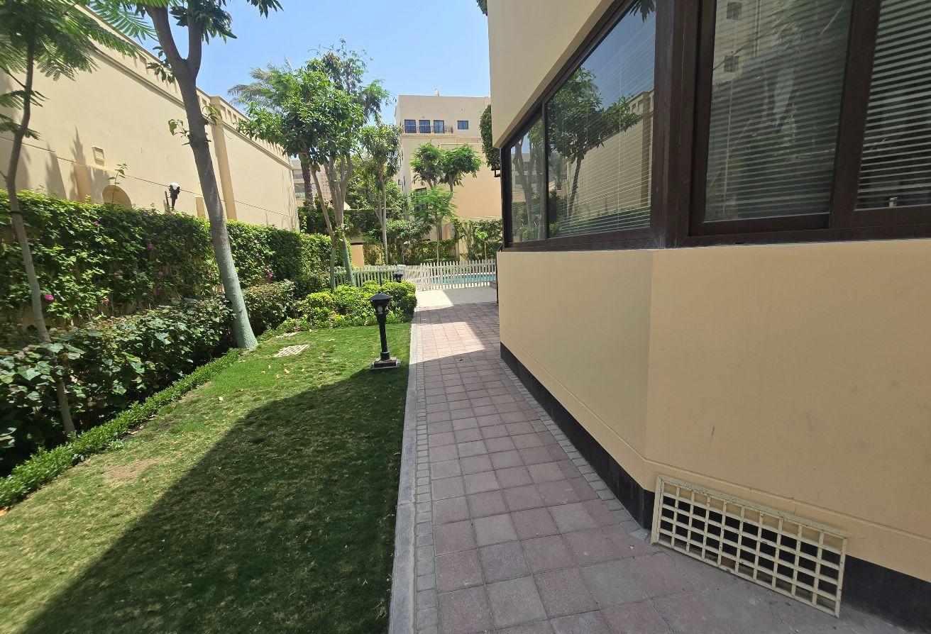Private Luxury 4br villa in compound 1400BD