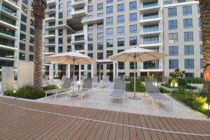 شقة 3 غرف نوم شبه مفروشة مع شرفة وإطلالة على البحر – Marassi Shores