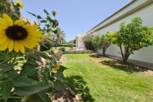 An Beautiful 5bed bungalow with large pvt garden