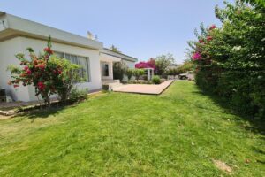 An Beautiful 5bed bungalow with large pvt garden