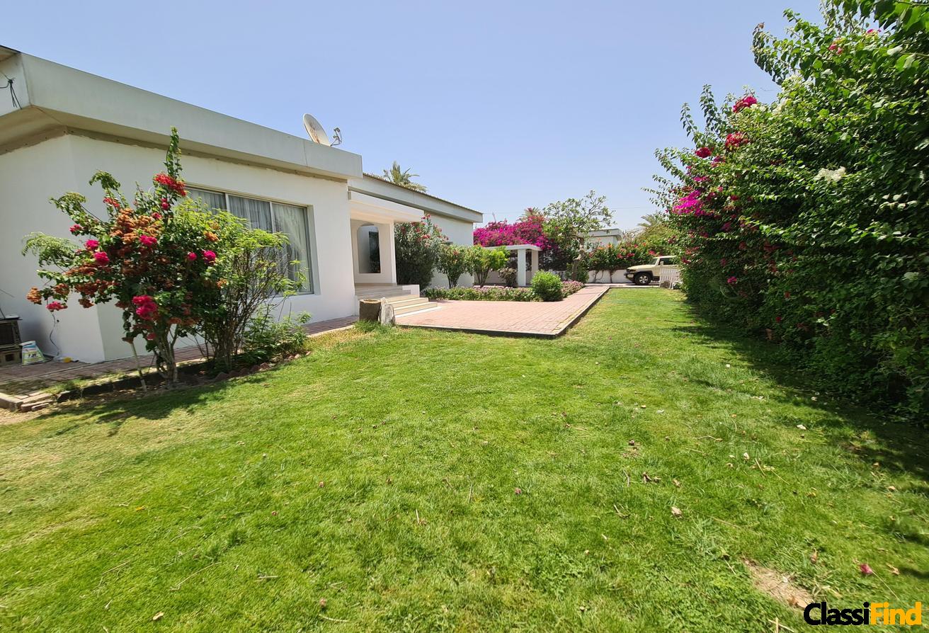 An Beautiful 5bed bungalow with large pvt garden