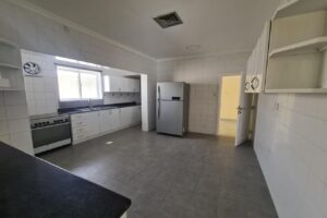 An Beautiful 5bed bungalow with large pvt garden