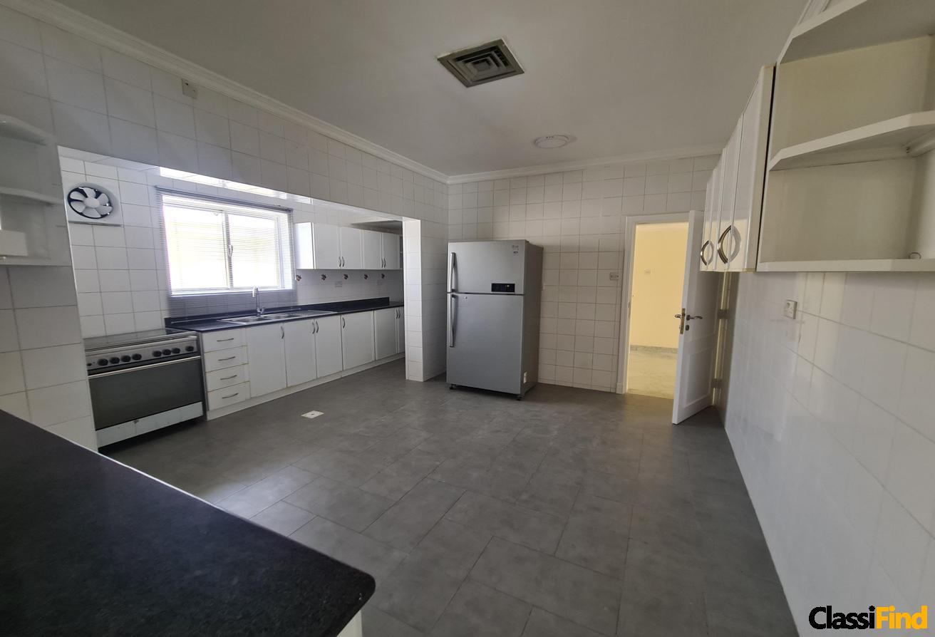 An Beautiful 5bed bungalow with large pvt garden