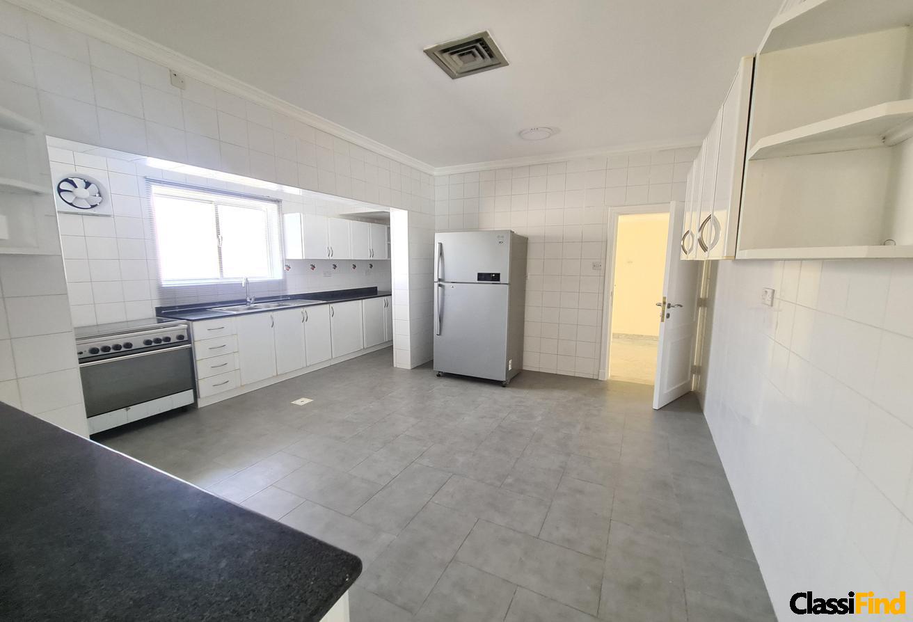 An Beautiful 5bed bungalow with large pvt garden