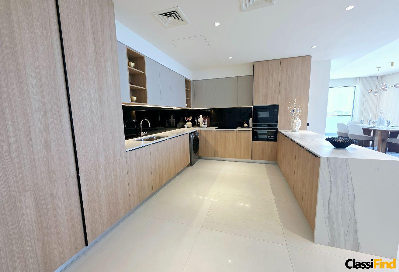 4br Experience luxurious family living in this