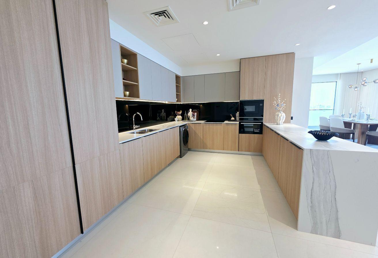 4br Experience luxurious family living in this
