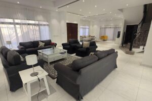 Contemporary furnished 4bed villa Big pool in comp
