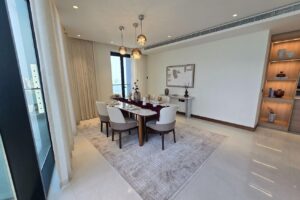 Seaview -Spacious Family Apartment with Rooftop