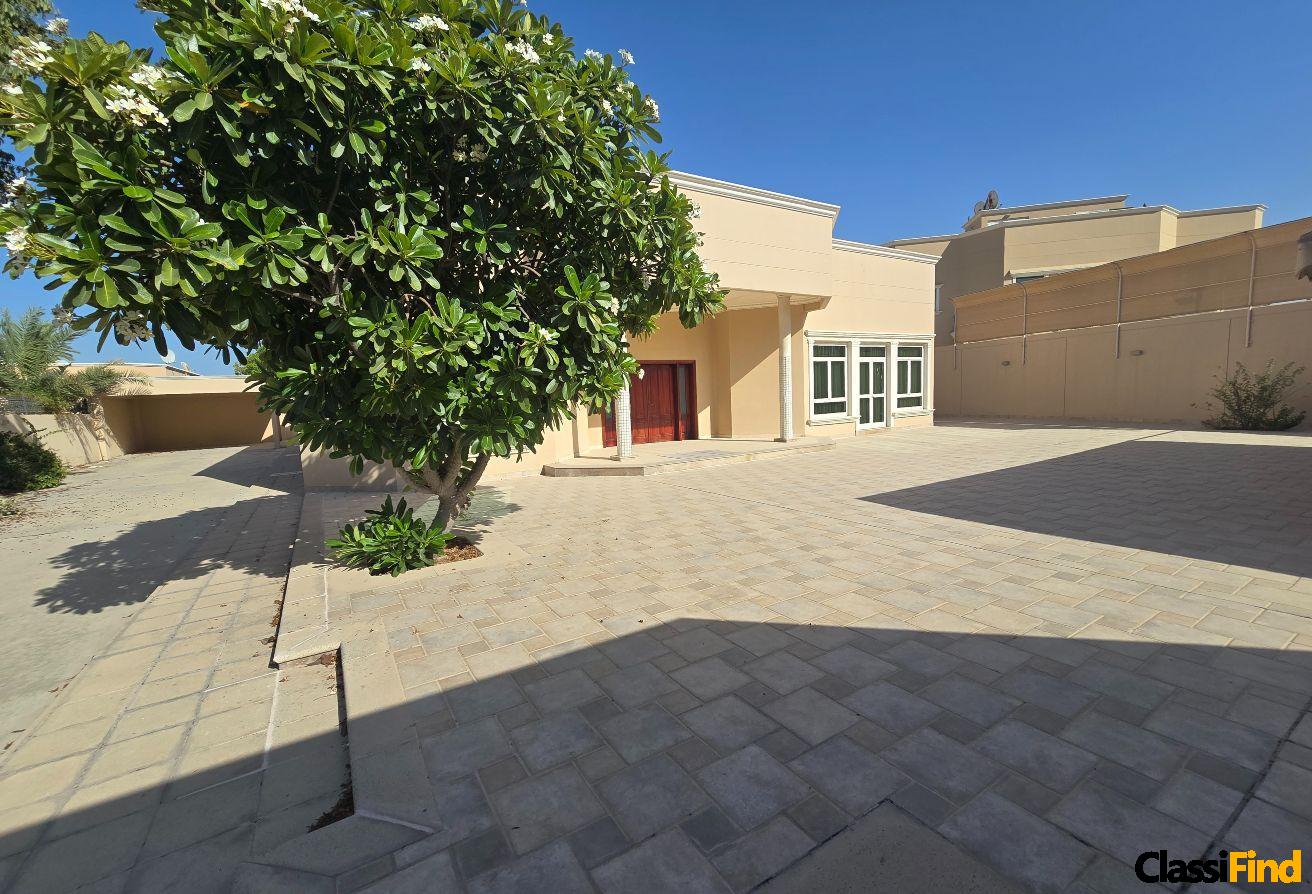 An private bright 4 bedroom mansion with pvt pool