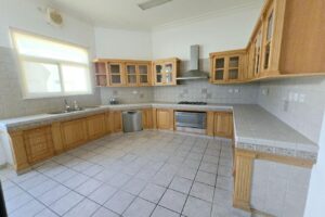 An private bright 4 bedroom mansion with pvt pool