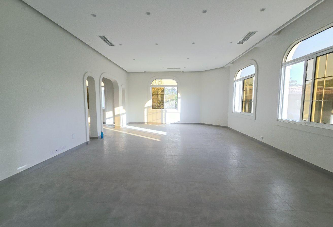 4 BR Villa with Private Garden 1 storey- renovated