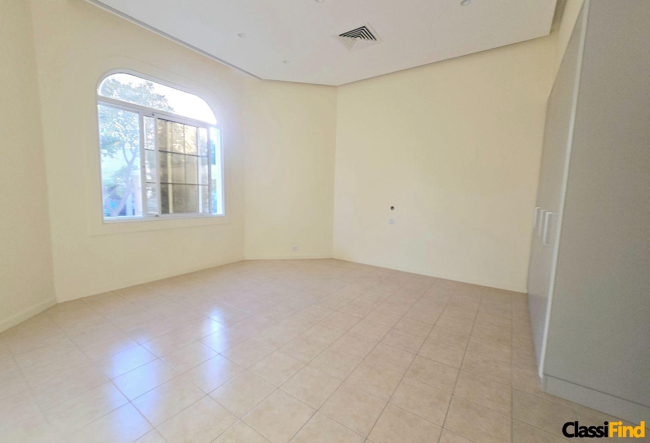 4 BR Villa with Private Garden 1 storey- renovated