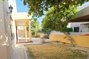 5 BR Villa with Private Garden and 2 Parking Slots