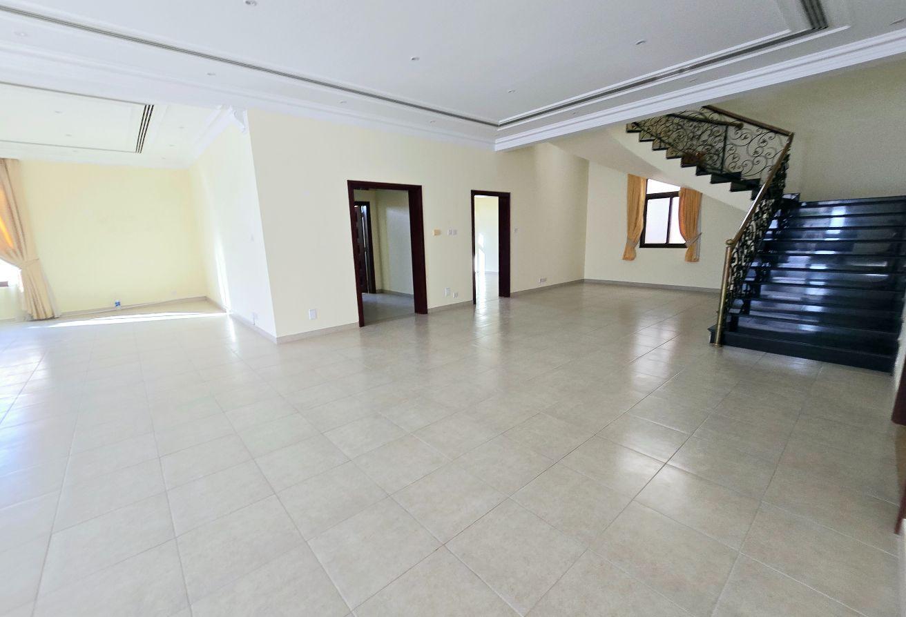 5 BR Villa with Private Garden and 2 Parking Slots