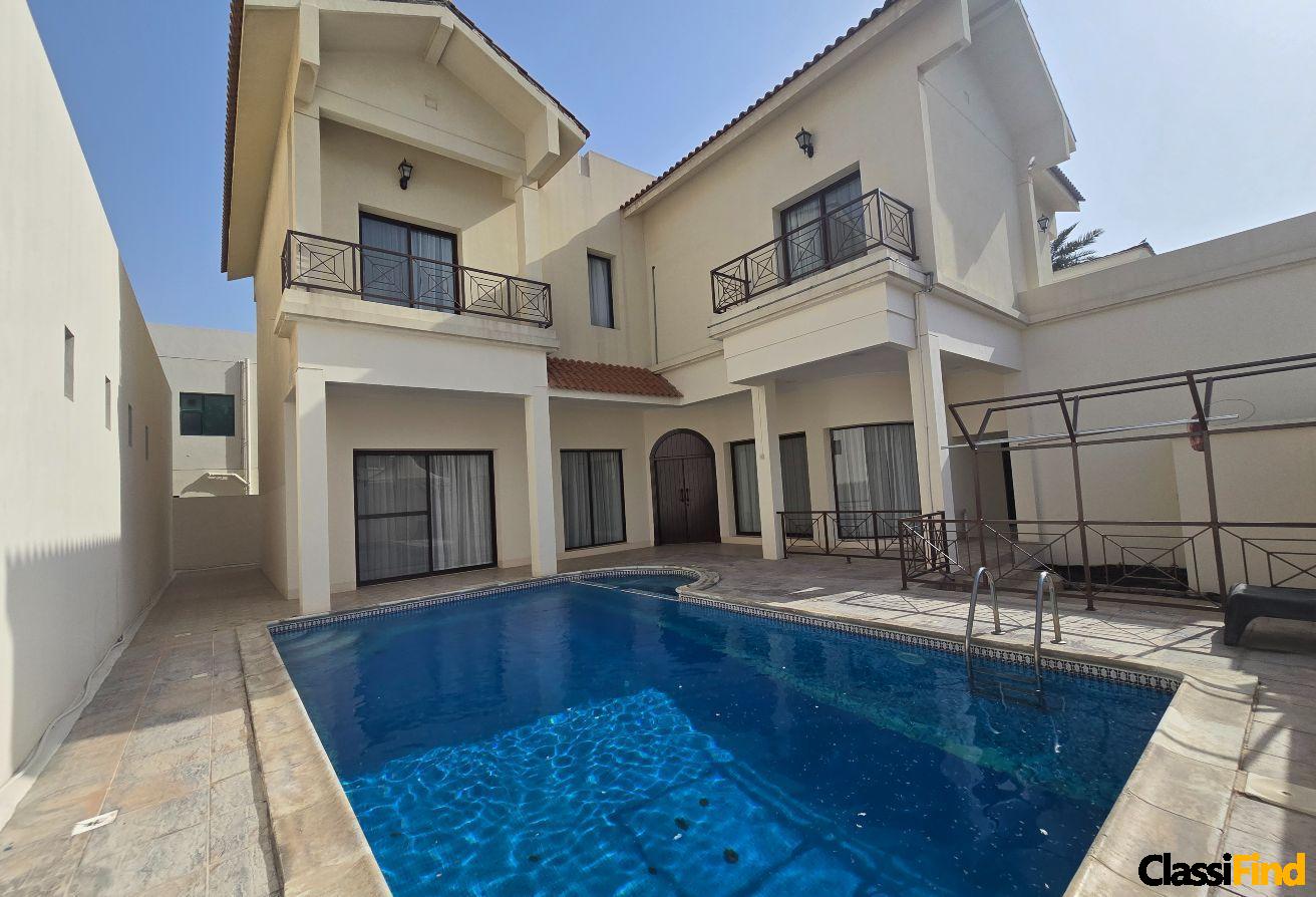 Rarely available,town stand alone 4bed villa, pool