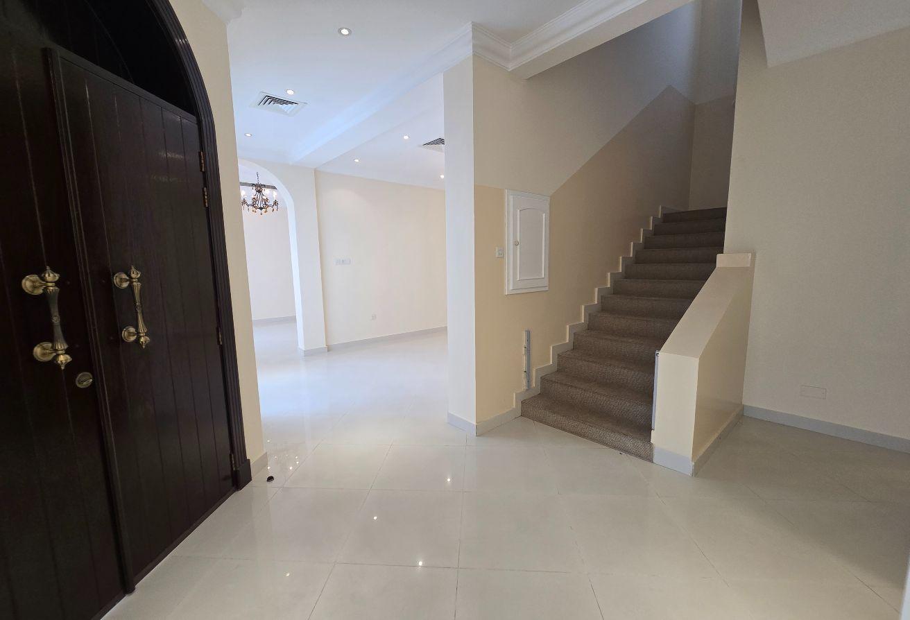 Rarely available,town stand alone 4bed villa, pool