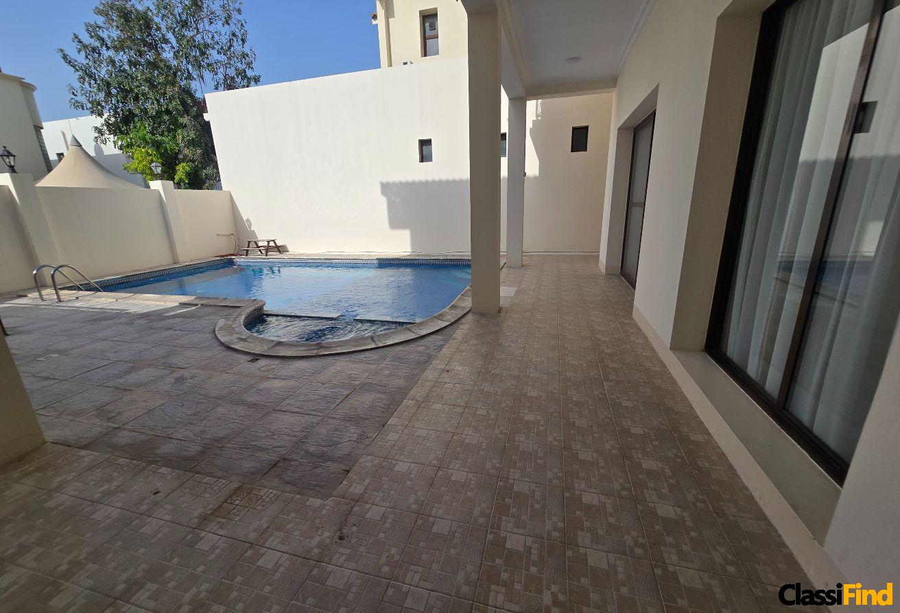 Rarely available,town stand alone 4bed villa, pool