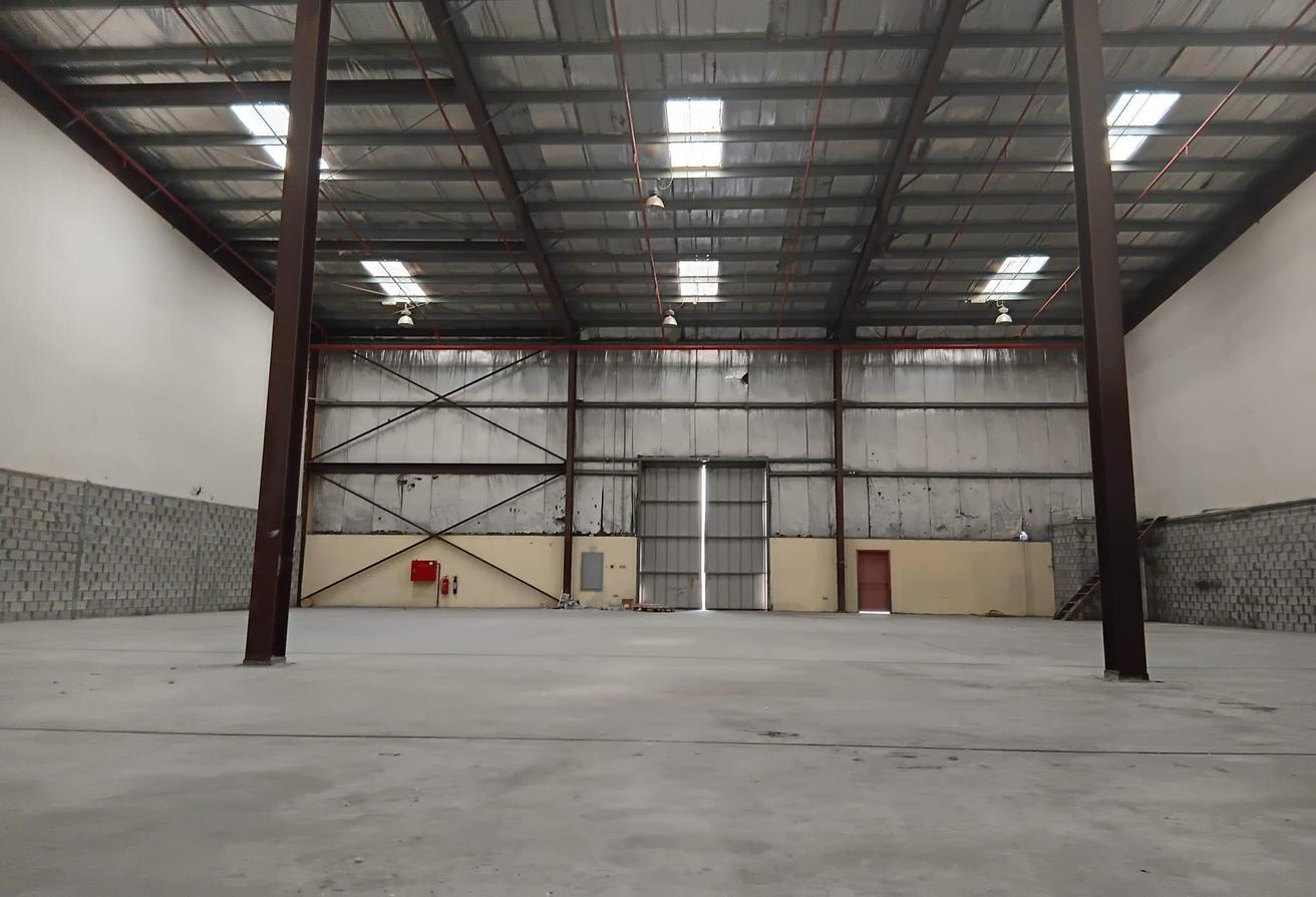 3-Phase Power, 816m2 Warehouse with Gated Security