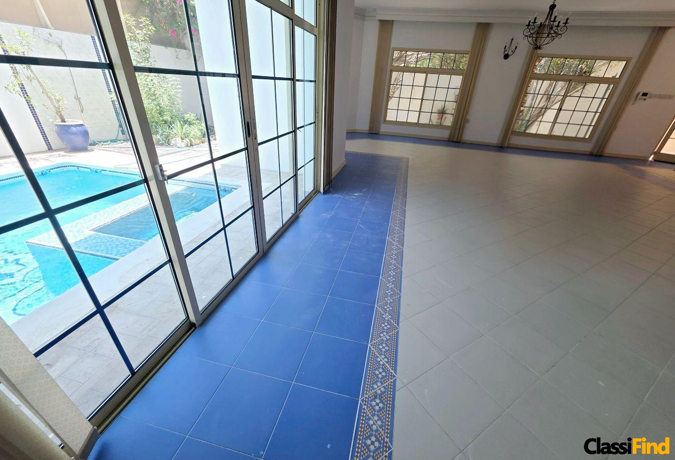 BD 750 EXCLUSIVE! 4-BR Villa with PRIVATE POOL