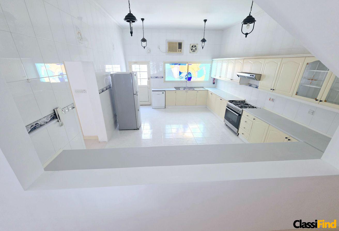 BD 750 EXCLUSIVE! 4-BR Villa with PRIVATE POOL