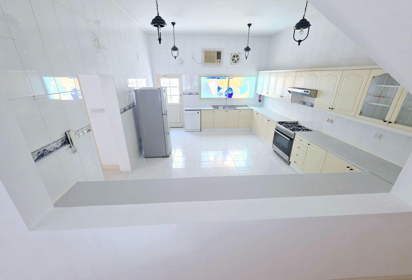 BD 750 EXCLUSIVE! 4-BR Villa with PRIVATE POOL
