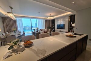 Bahrain Bay-Luxurious 3.5br Panoramic view apart