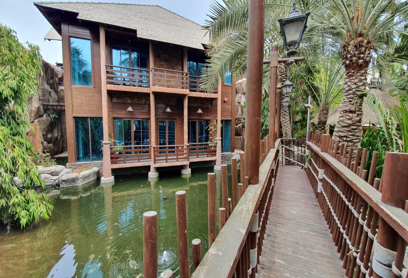 4 BR Villa with Private Pool and Water View