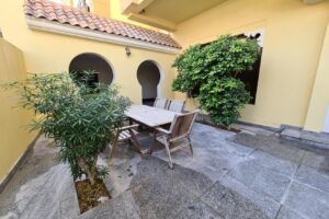 An Contemporary style private 4bed villa!