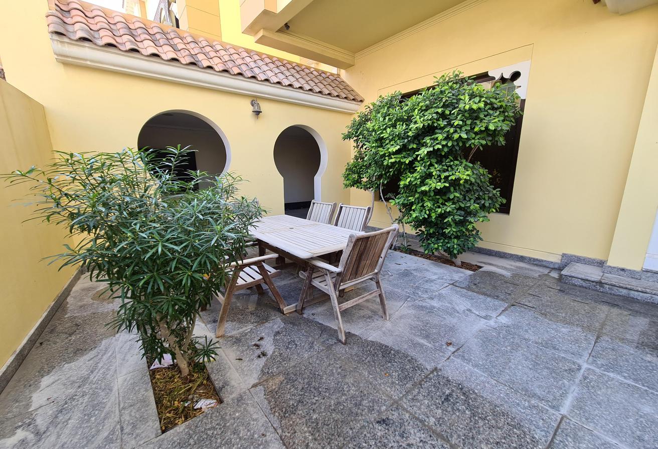 An Contemporary style private 4bed villa!