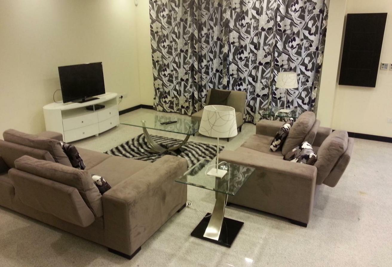 An Contemporary style private 4bed villa!