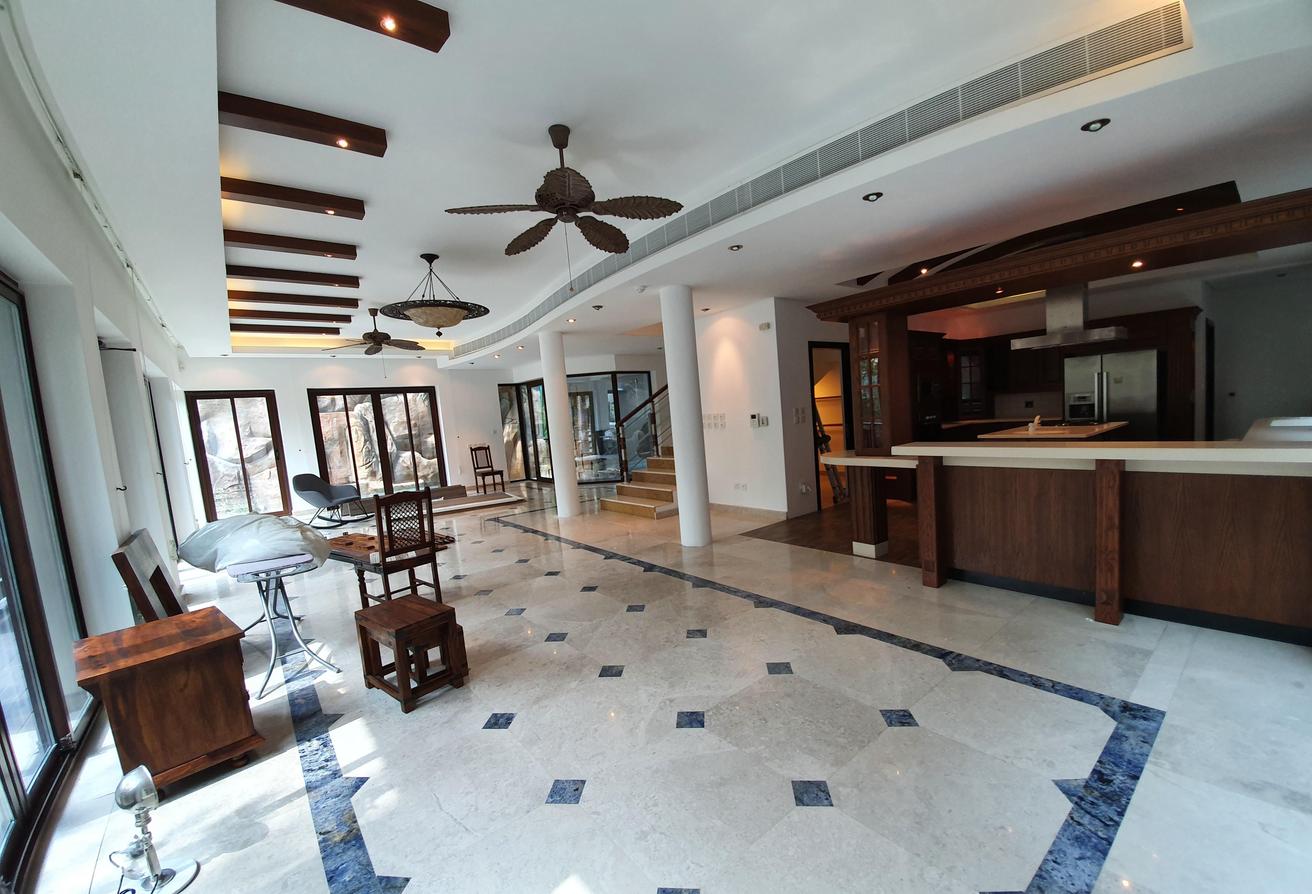 4 BR Villa with Private Pool and Water View