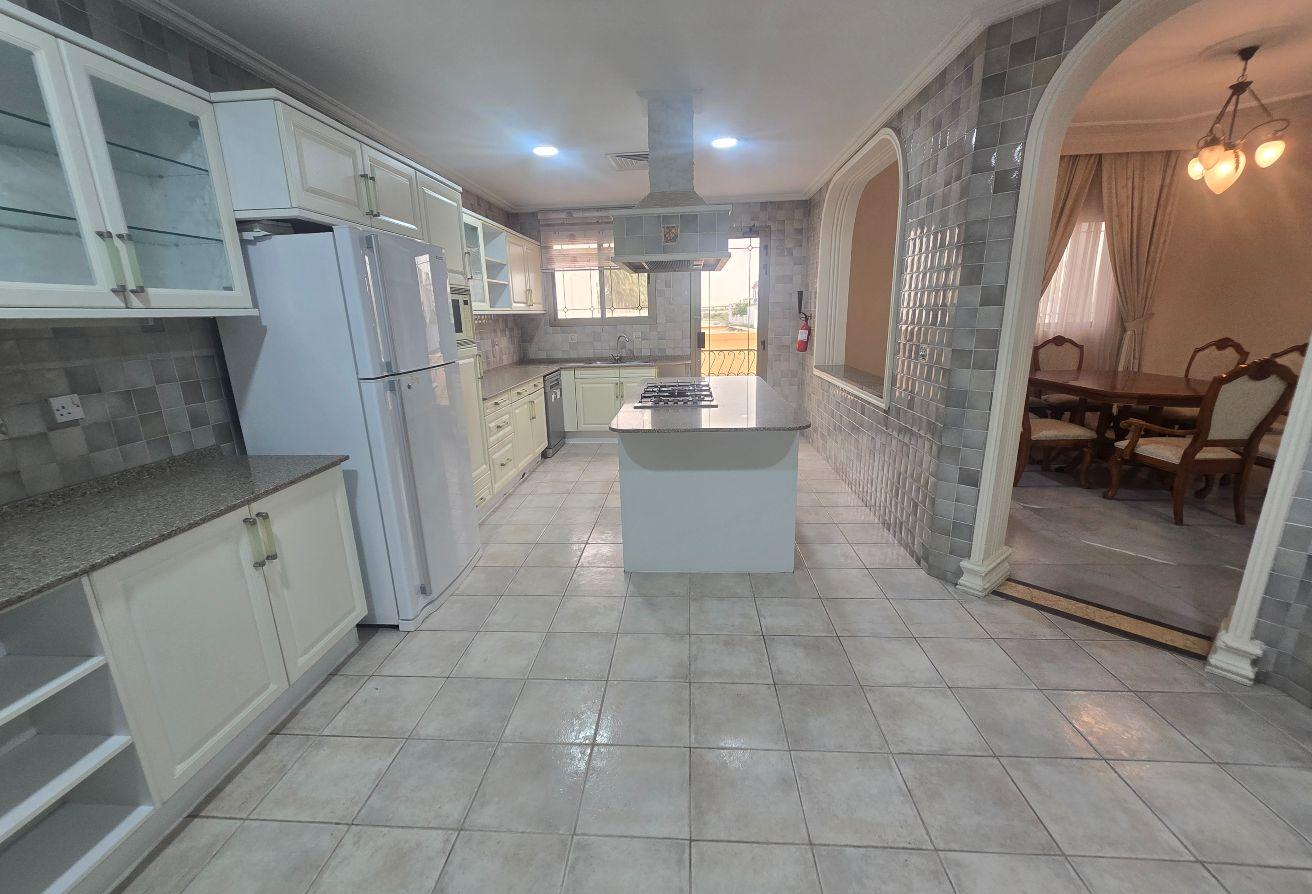 5br luxury mansion pvt pool, garden,comp