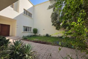 A private Home of 4+1bed with pool, garden!