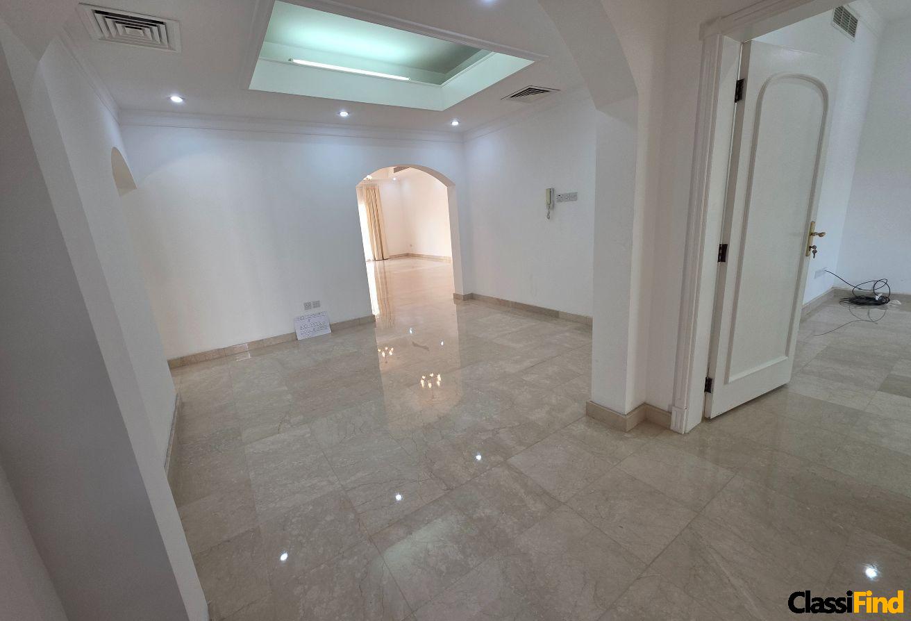 A private Home of 4+1bed with pool, garden!