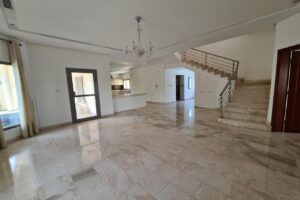An small comp 4 Bed Villa with big Garden and Pool