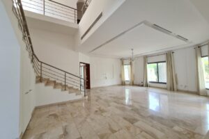 An small comp 4 Bed Villa with big Garden and Pool