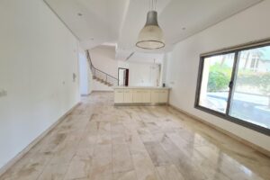 An small comp 4 Bed Villa with big Garden and Pool
