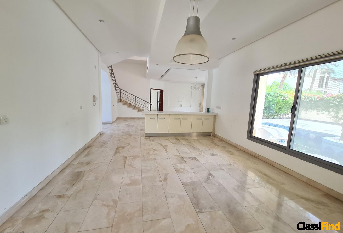An small comp 4 Bed Villa with big Garden and Pool