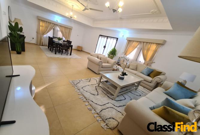 Large 4bed villa w/balcony – compound BD925 excl