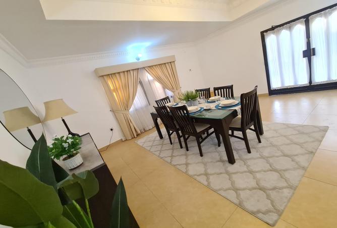 Large 4bed villa w/balcony – compound BD925 excl