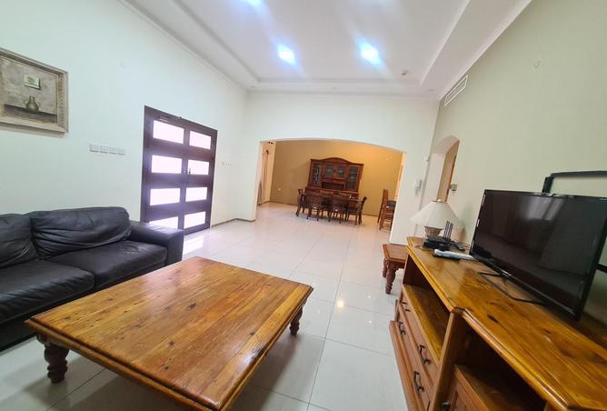 Juffair – Fully Furnished 3bed villa in compound