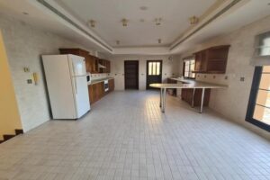 Big stunning 5br pvt pool in large comp BD1500incl