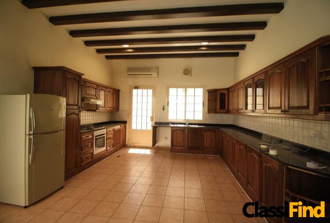 Huge 4bed Stand-alone villa Pool BD1100 incl!