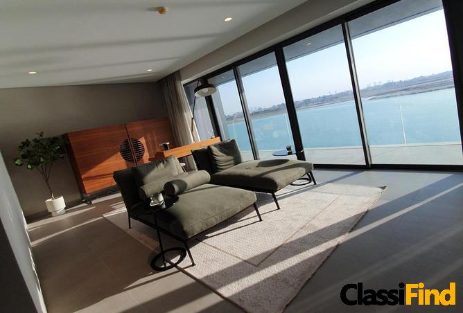 skyvilla/Triplex townhouse home-Beachfront proper