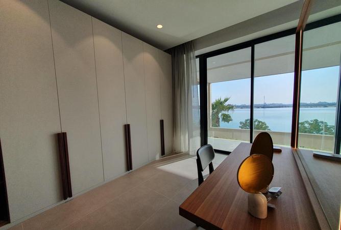 skyvilla/Triplex townhouse home-Beachfront proper