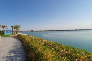skyvilla/Triplex townhouse home-Beachfront proper