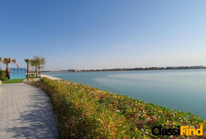 4br Duplex directly Beachfront Family Home