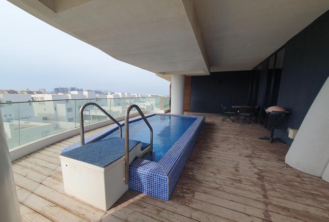 Luxurious 3bed sea view, private terrace and pool!