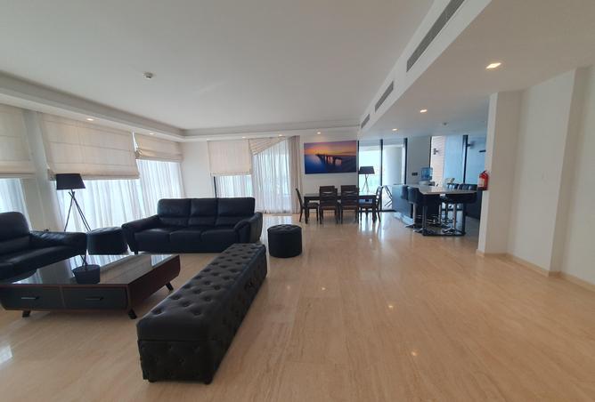 Luxurious 3bed sea view, private terrace and pool!